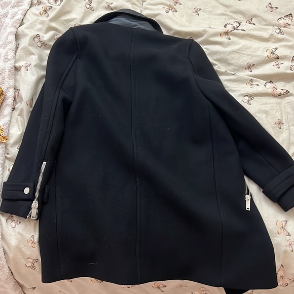 Like new black Zara coat - Picture 4 of 4